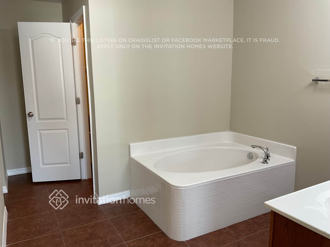 Building Photo - 3174 Burdock Ave