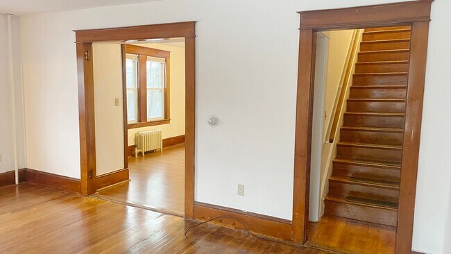 Building Photo - 73-75 Wallingford Ave