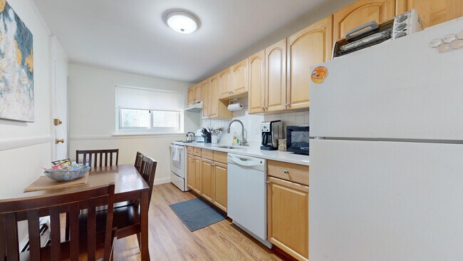 Building Photo - 99 Chestnut St