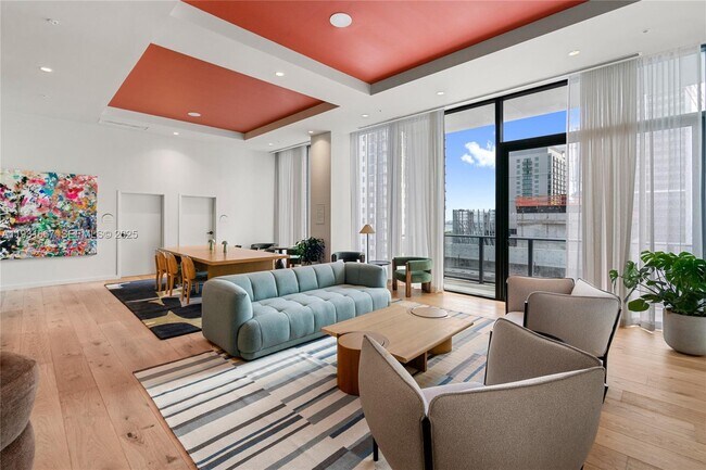 Building Photo - 11 NE 6th St