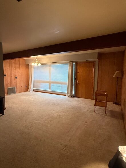 Building Photo - 1202 Parkway Dr