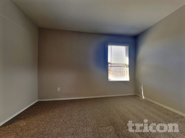 Building Photo - 1805 Westfall Dr