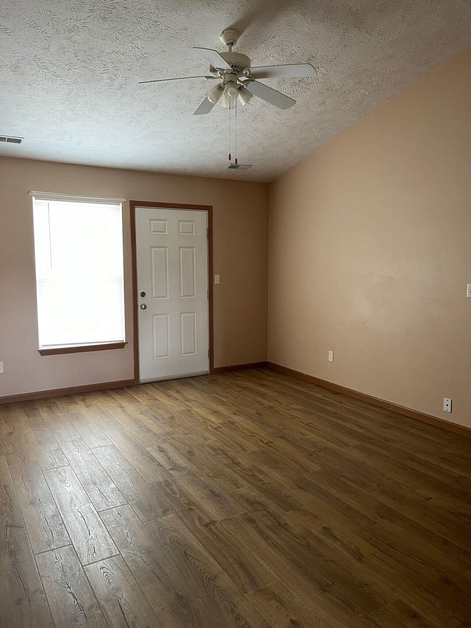 Building Photo - 3328 Hopkins Dr