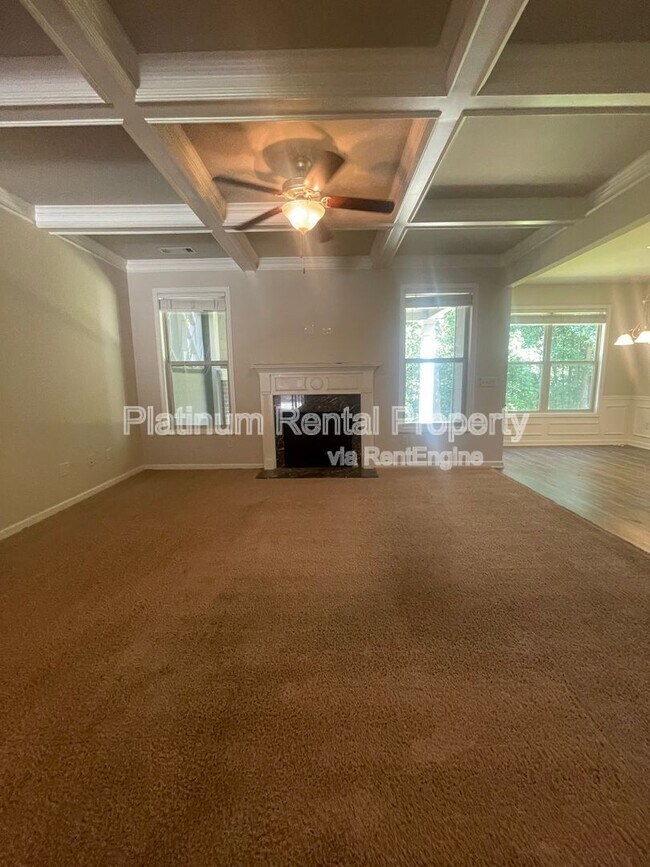 Building Photo - 7350 Silk Tree Pt