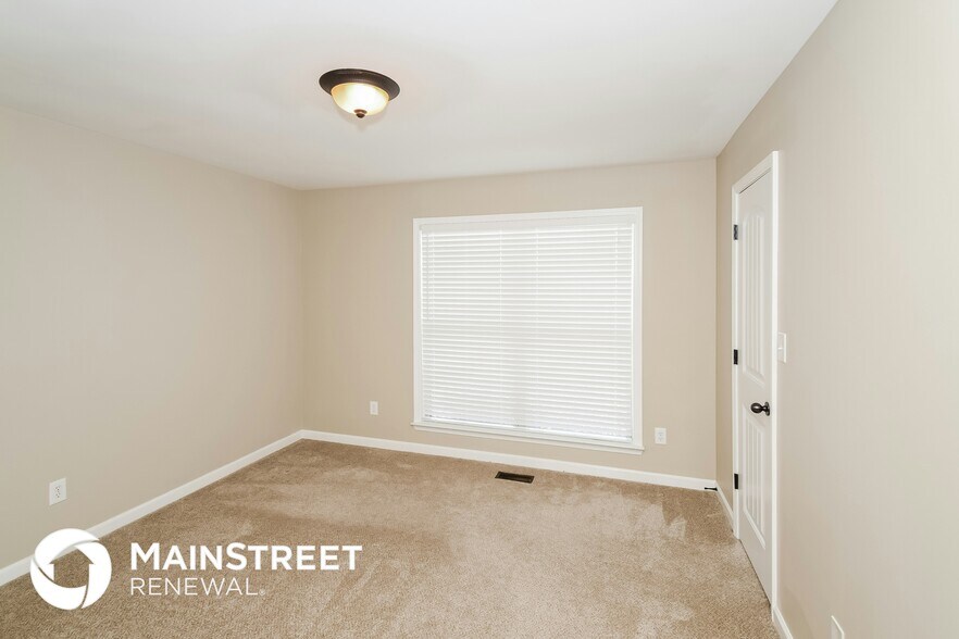 Building Photo - 695 Starlite Dr