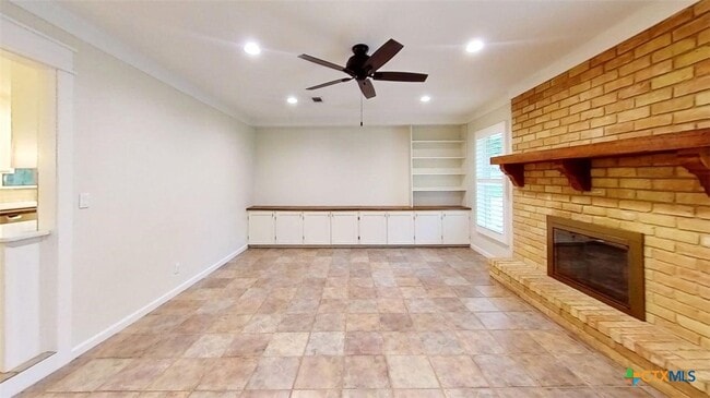 Building Photo - 805 Timber Dr