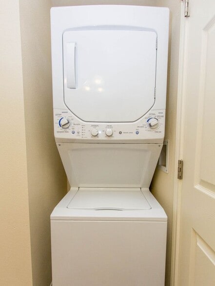 Building Photo - 2005 Antone St