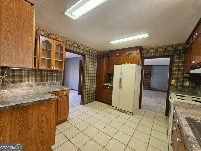 Building Photo - 96 Glencrest Dr