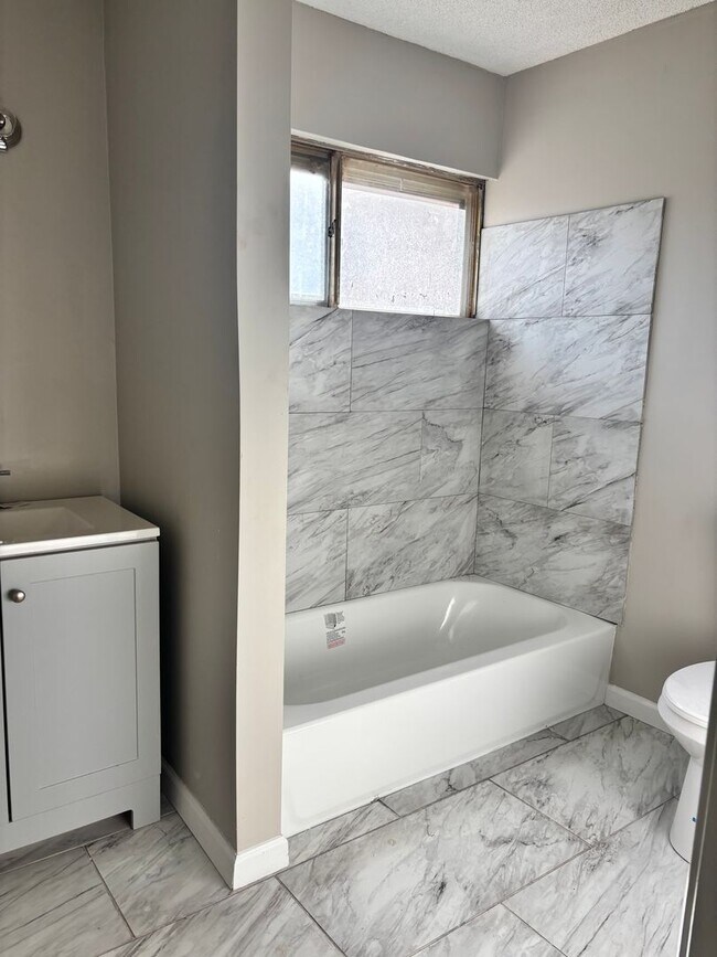 Building Photo - McCrory