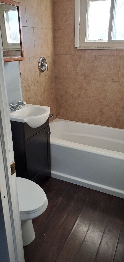Building Photo - 3BEDROOM DUPLEX FOR RENT