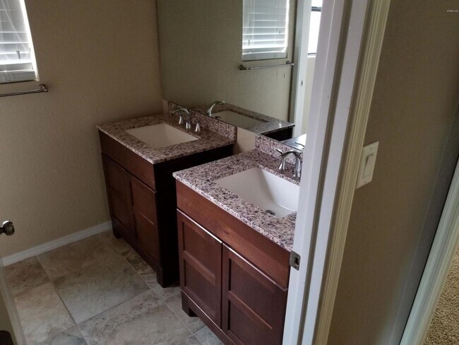 Building Photo - AVAILABLE NOW IN THE SPRINGS ON THE LAKE I...