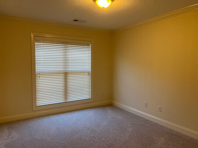 Building Photo - 164 Little Brook Ln