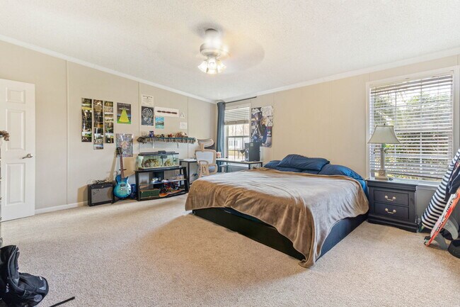 Building Photo - 214 Shipman's Pike