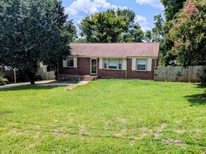Building Photo - 3321 Mimosa Dr
