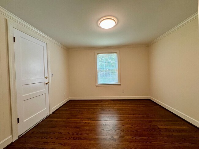 Building Photo - Charming Green Hills Single Family Home