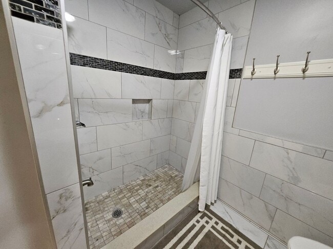 Building Photo - Fully Furnished 3 bedroom North Kihei Home