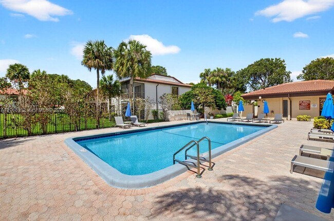 Building Photo - 21785 Cypress Dr