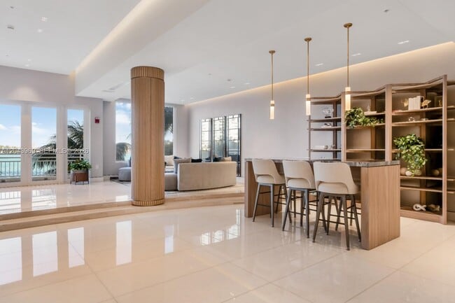 Building Photo - 888 Brickell Key Dr