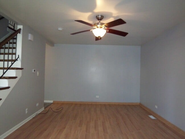 Building Photo - 2071 Danbury Pl