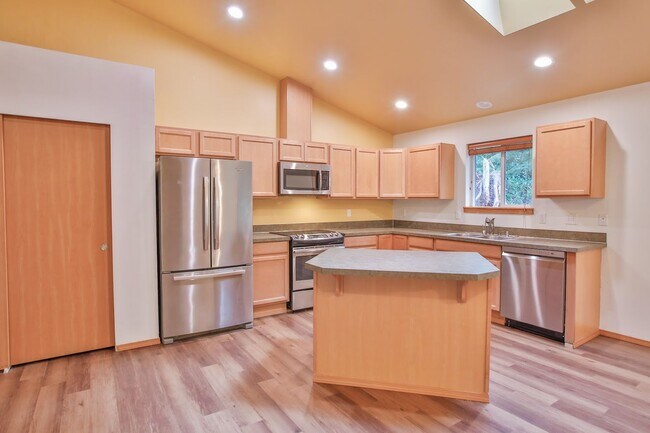 Building Photo - Private Beach Access Comes with This Lovely Freeland Home!