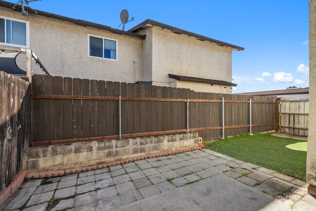 Building Photo - PEAC87