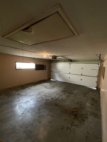 Building Photo - 1333 S Ventura Ave