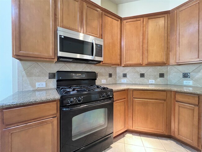 Building Photo - 23247 Dewflower Dr
