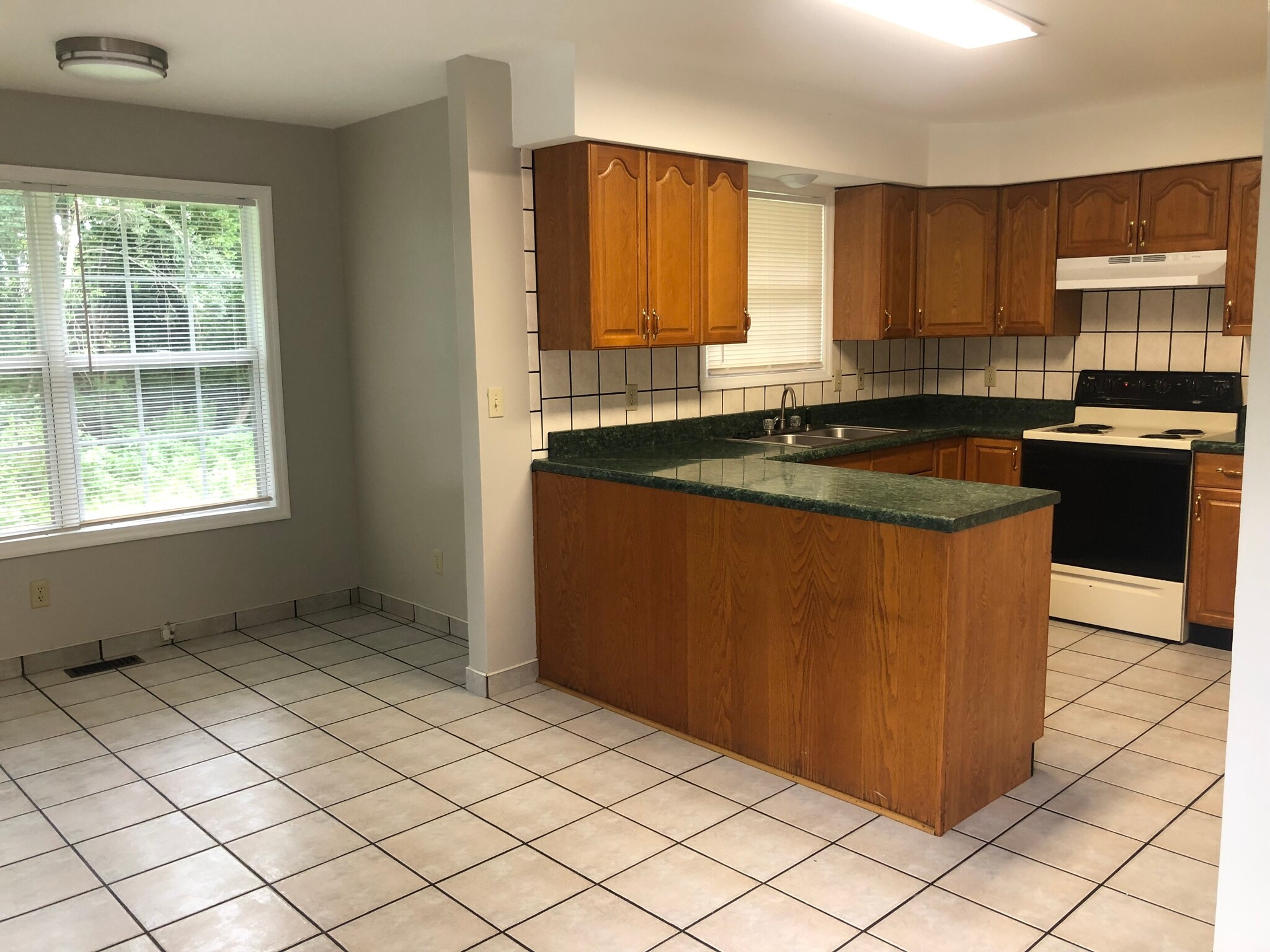 Building Photo - 254 Sloans Grove Rd