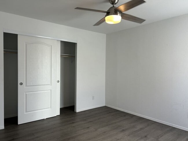 Building Photo - 1601 S Sandhill Rd