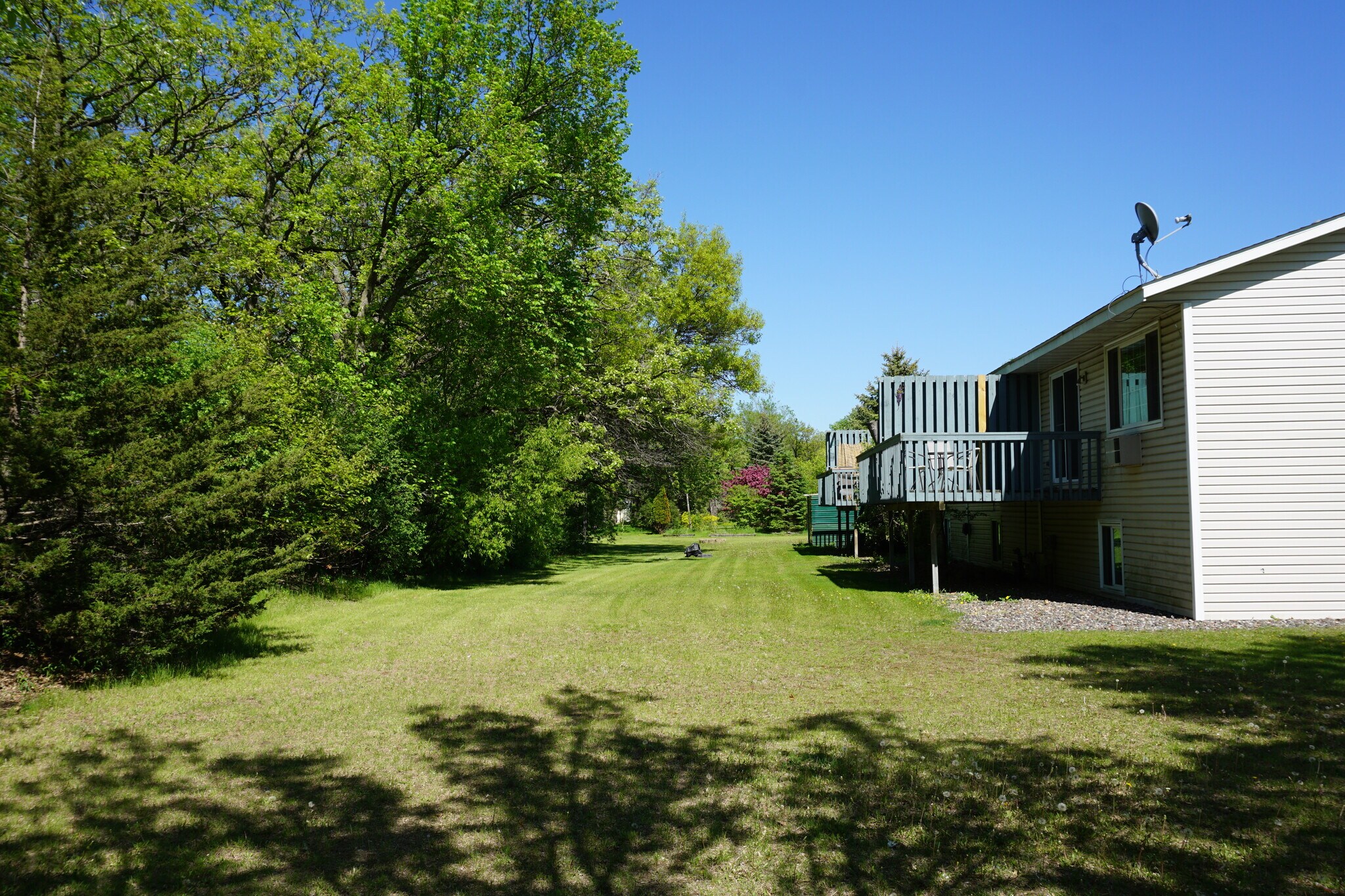 Building Photo - 220 Leighton Dr