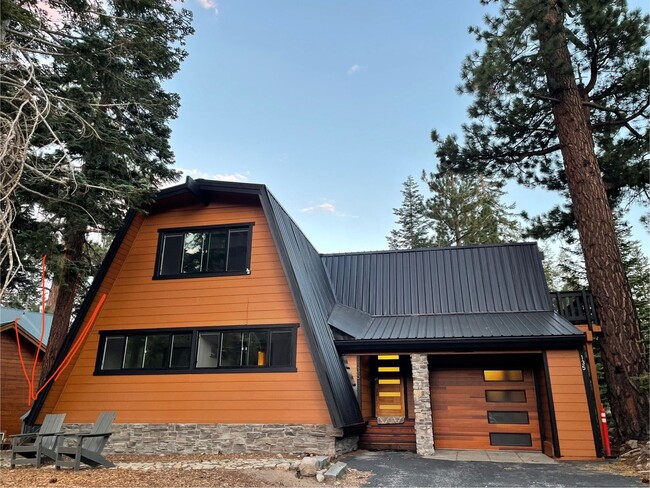 Building Photo - Modern 4-Bedroom Home Near Canyon Lodge – ...