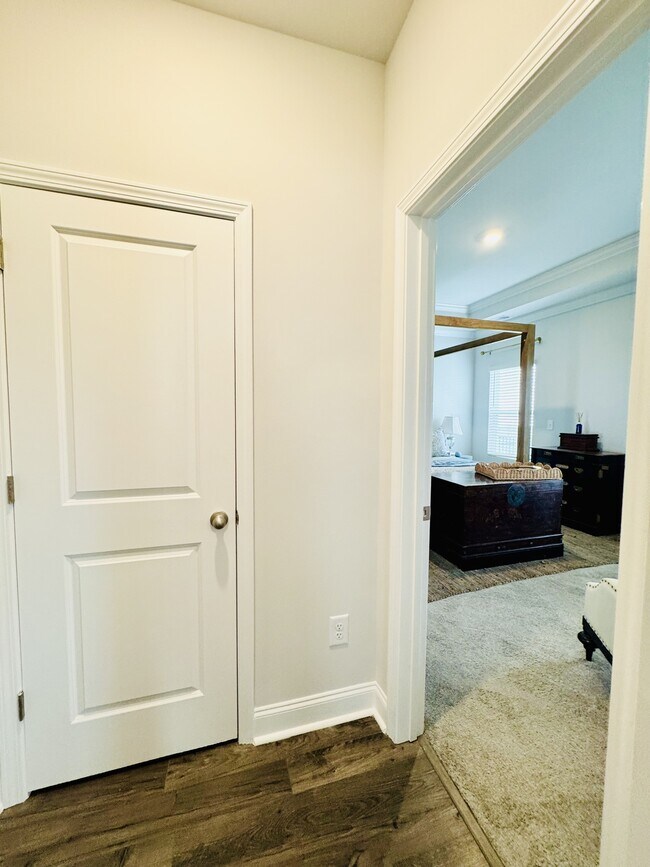 Building Photo - 2464 Campton Lp