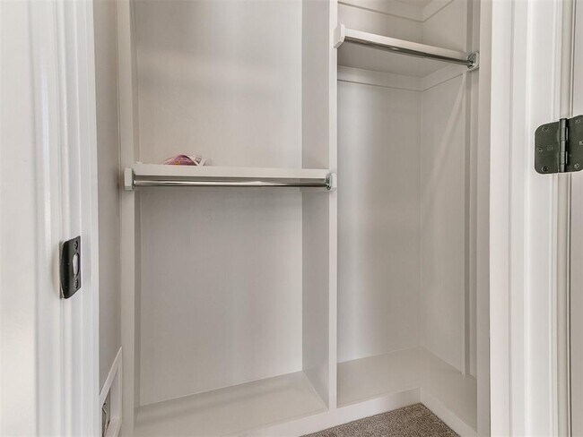 Building Photo - 25198 Scarlett St