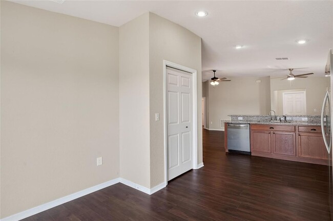 Building Photo - 780 Overlook Grove Dr