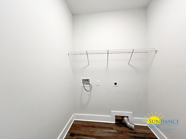 Building Photo - Stunning 3 Bedroom Home in North Crestview!