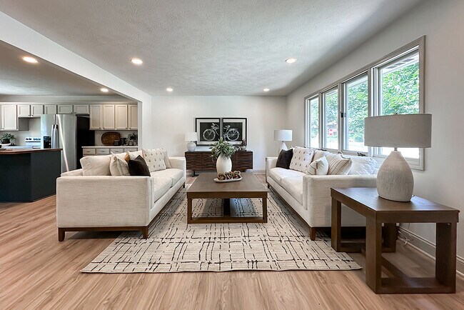 Building Photo - 922 N 122nd St