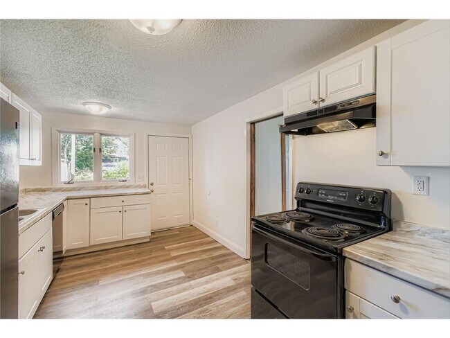 Building Photo - 915 Fuller Ave