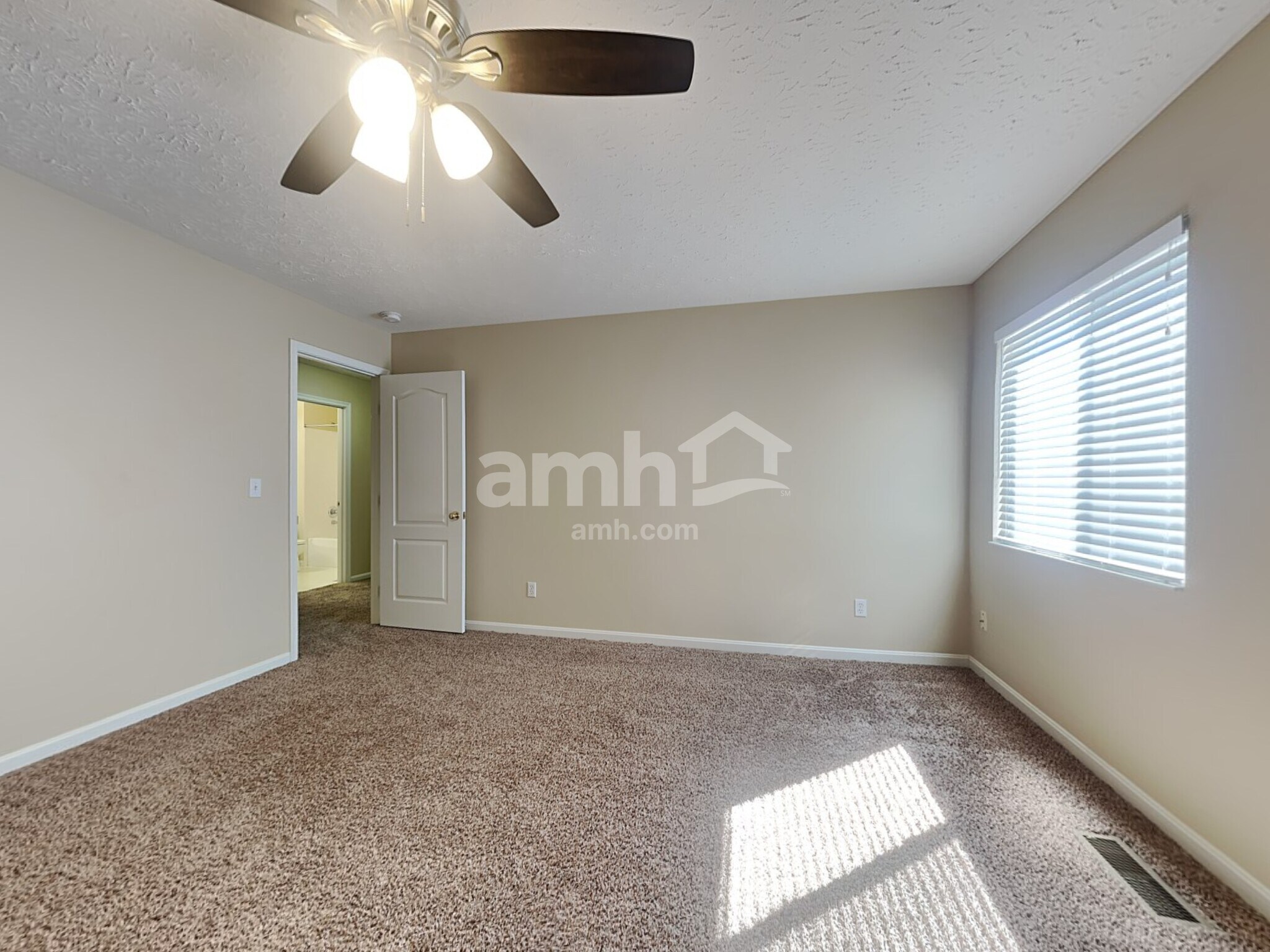 Building Photo - 6259 Castle Oak Dr