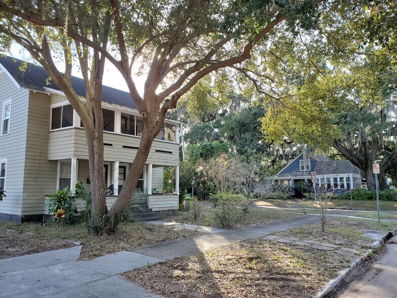 Building Photo - 1346 17th Ter N