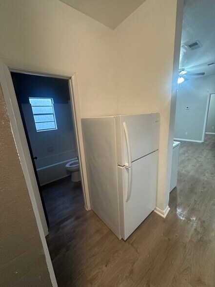 Building Photo - 217 N Carys Ln