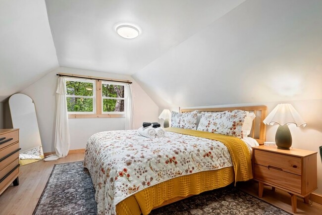 Building Photo - 30 Wag Rd