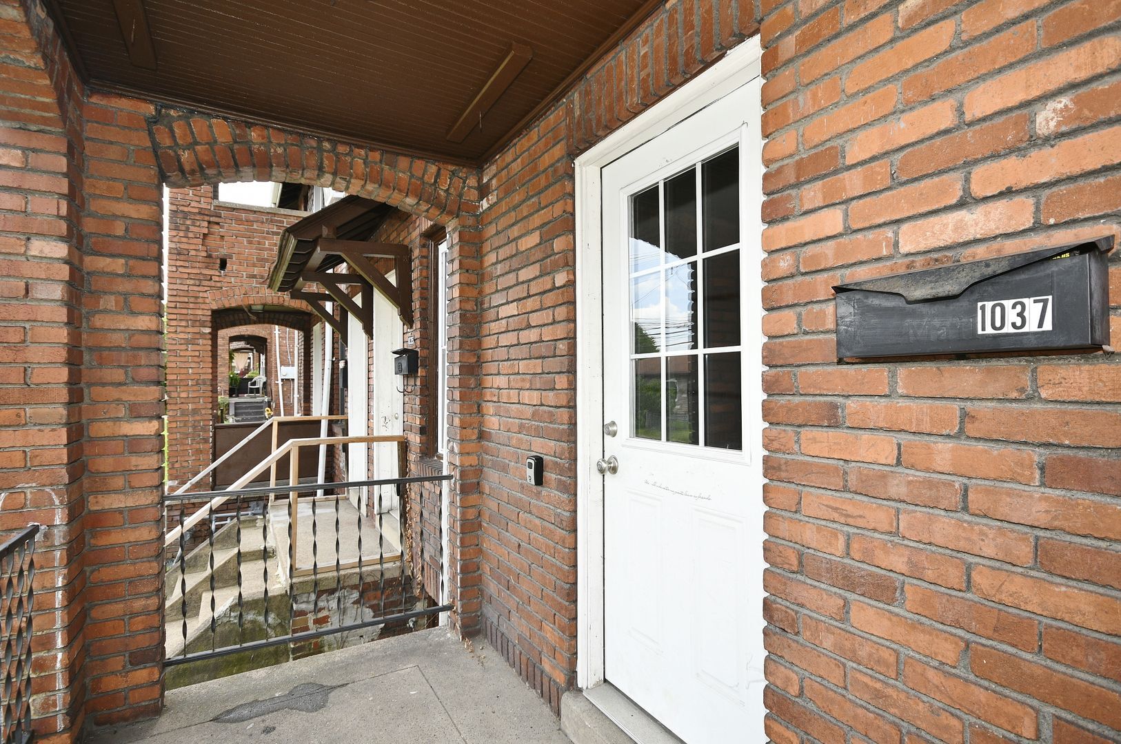 Building Photo - 1037 N 6th St