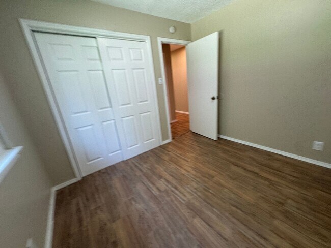 Building Photo - 10138 Inridge
