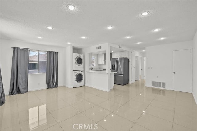 Building Photo - 28121 Robin Ave