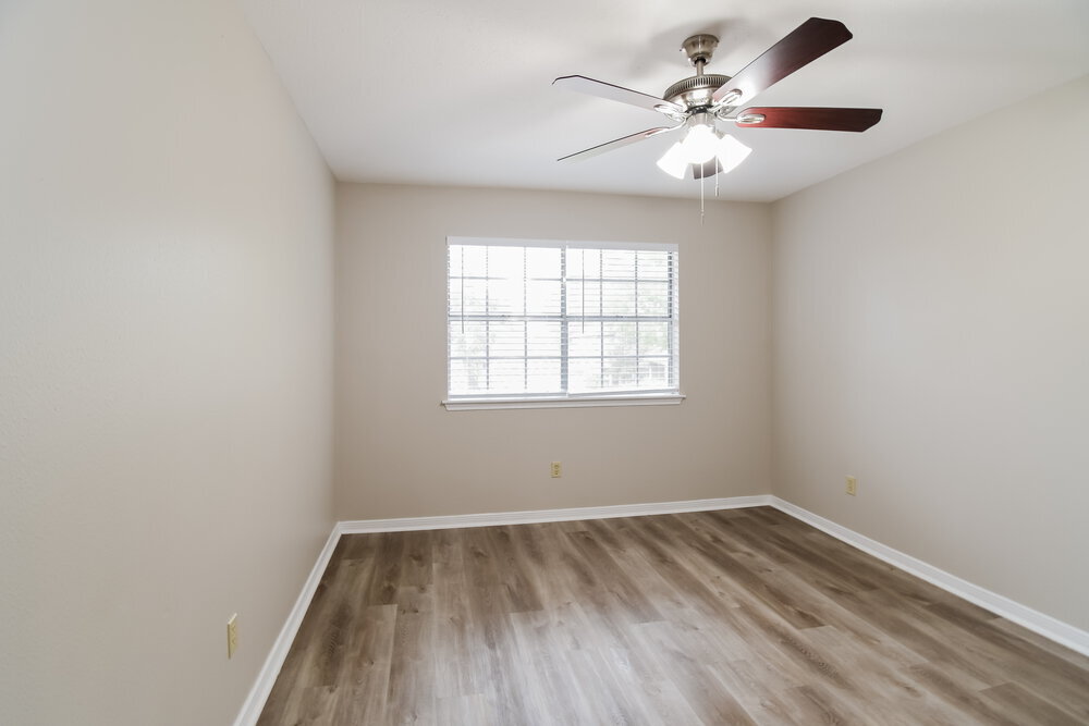 Building Photo - 4765 Oakmont Ct