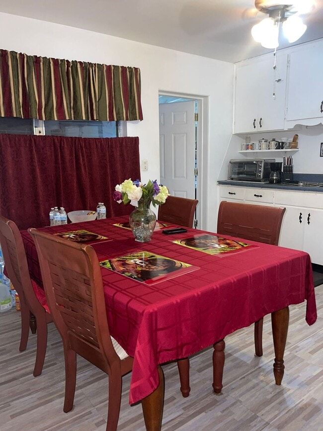 Building Photo - Great Studio home