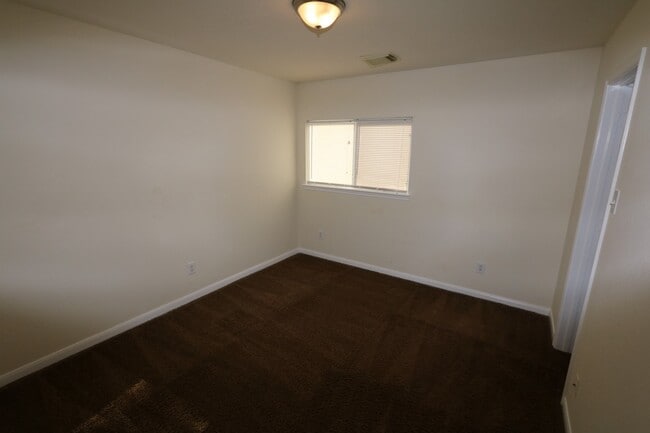 Building Photo - 15611 Leeds Ln