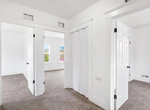 Building Photo - 216 Holbrook