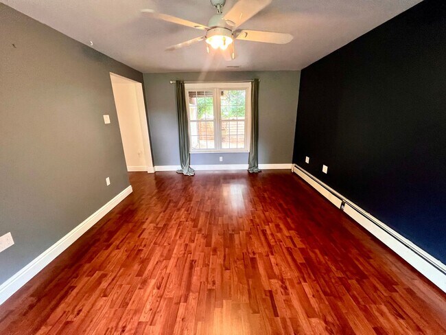 Building Photo - Pittsburgh - 3 Bedroom 1.5 Bathroom - Upda...