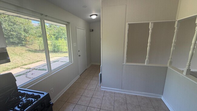 Building Photo - 9828 Omega Dr